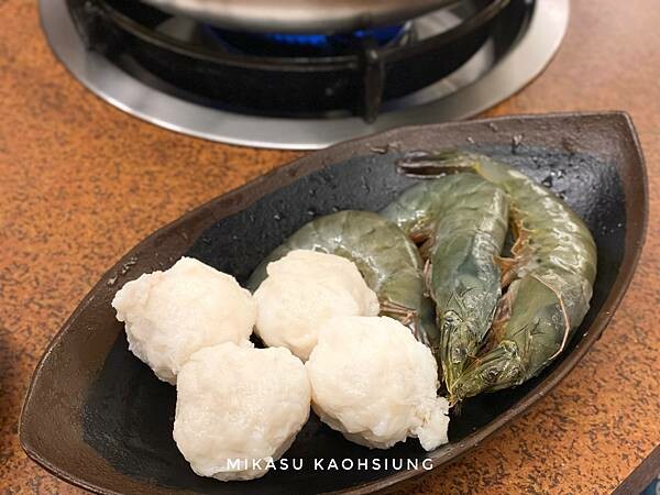 酸菜白肉鍋吃到飽菜色分享 2022最新營業時間 頤和酸菜白肉鍋2022菜單 價格分享 高雄鳳山吃到飽 涮肉吃到飽 高雄吃到飽鍋物推薦