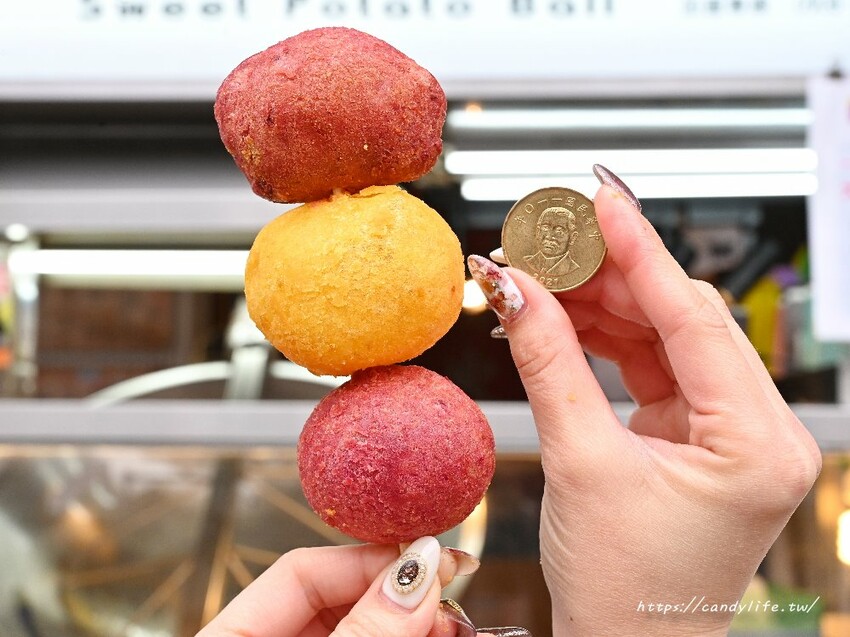微笑地瓜球｜堪稱台中最巨地瓜球！整袋裝到滿，一開賣就人潮不斷～