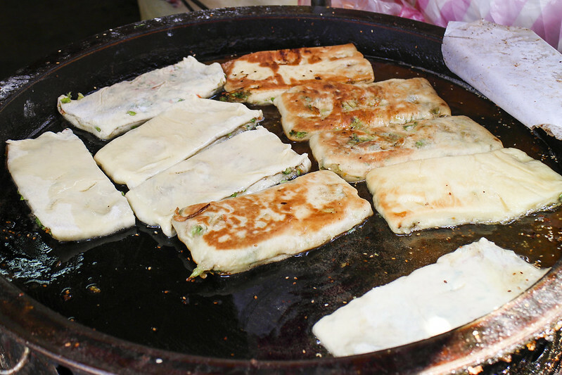 【宜蘭羅東美食】米力食品行隱藏版小吃，CP值破表好吃的青菜餅