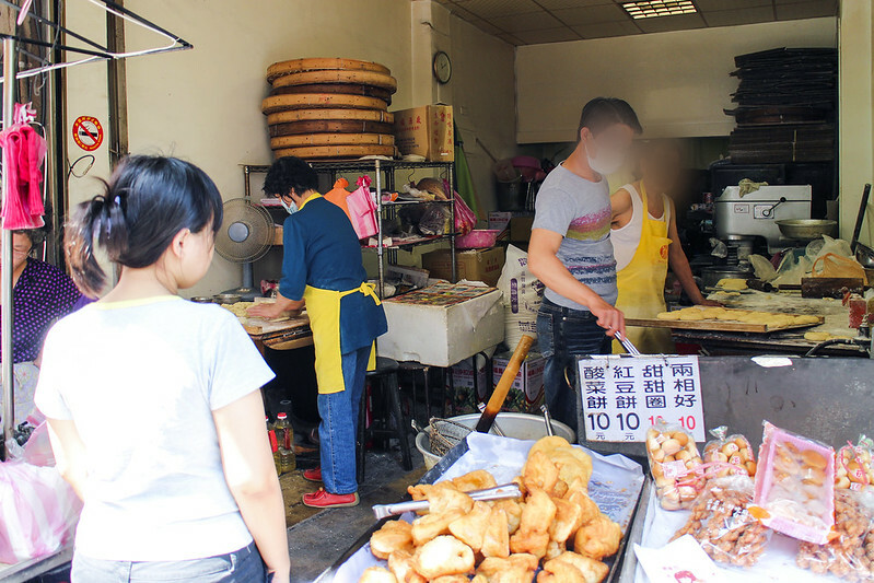 【宜蘭羅東美食】米力食品行隱藏版小吃，CP值破表好吃的青菜餅