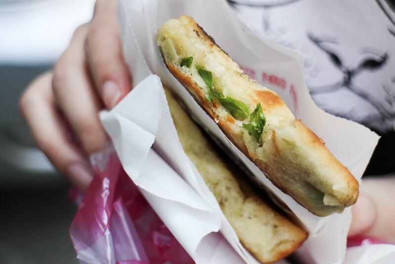 【宜蘭羅東美食】米力食品行隱藏版小吃，CP值破表好吃的青菜餅