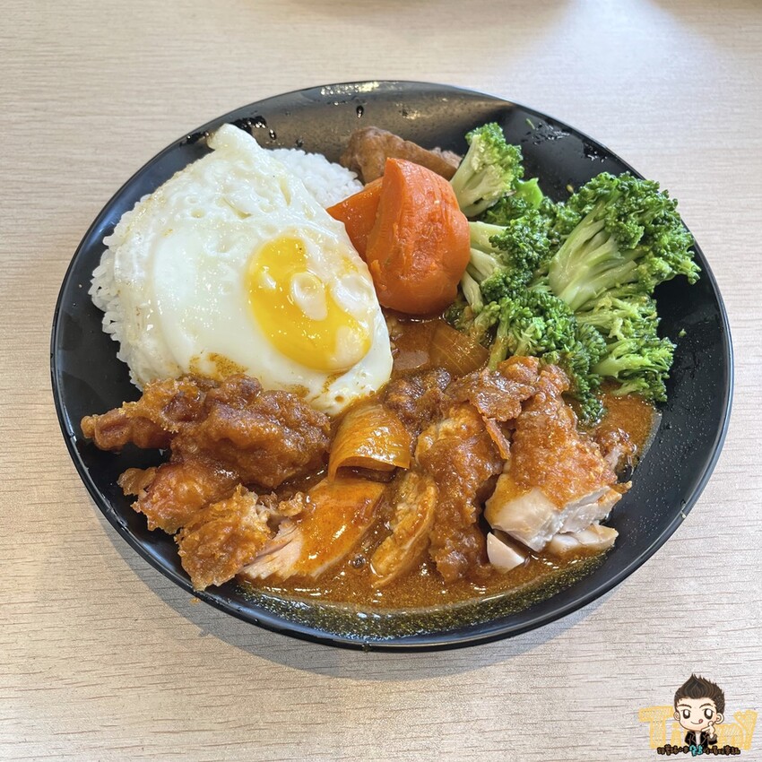 台泰料理結合的特色麻雞包平價泰式料理簡餐！