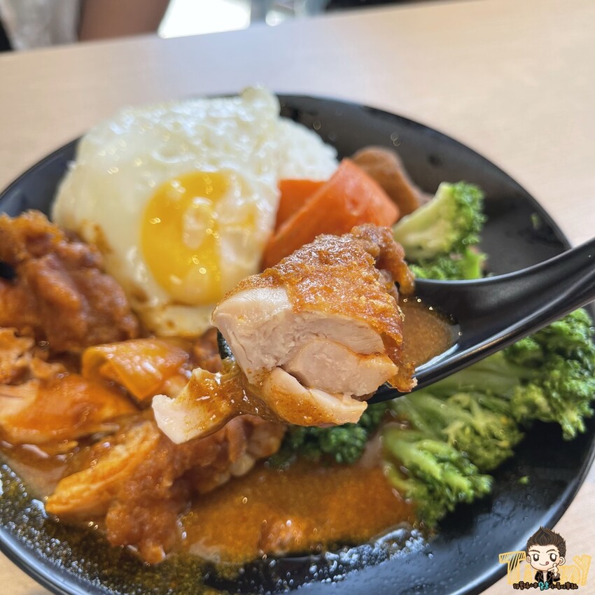 台泰料理結合的特色麻雞包平價泰式料理簡餐！