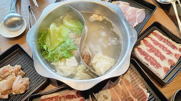 【台北火鍋】大食鍋物｜２９９元起火鍋吃到飽，還有宵夜場哦