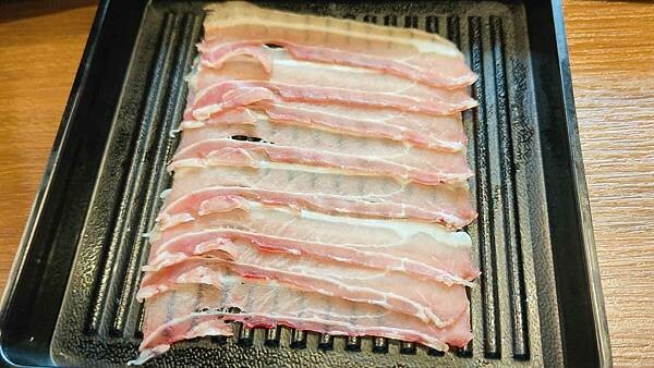 【台北火鍋】大食鍋物｜２９９元起火鍋吃到飽，還有宵夜場哦