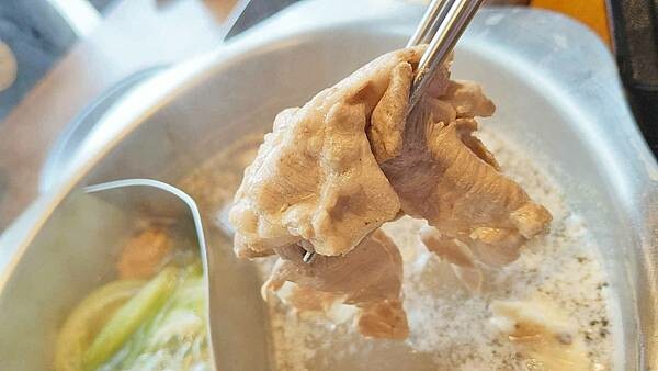 【台北火鍋】大食鍋物｜２９９元起火鍋吃到飽，還有宵夜場哦