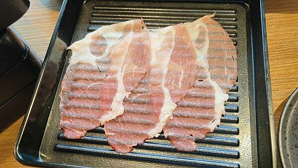 【台北火鍋】大食鍋物｜２９９元起火鍋吃到飽，還有宵夜場哦