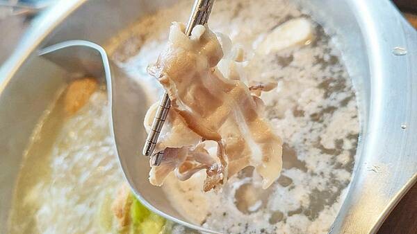 【台北火鍋】大食鍋物｜２９９元起火鍋吃到飽，還有宵夜場哦