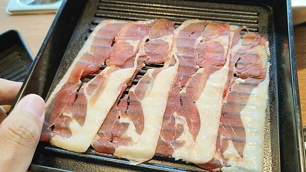 【台北火鍋】大食鍋物｜２９９元起火鍋吃到飽，還有宵夜場哦