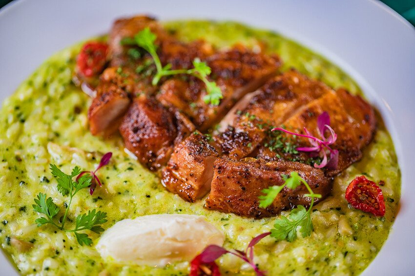 漢神百貨美食 X 低調奢華餐酒館 精緻經典的排餐 主廚特製餐點 約會聚餐的好所在 -蘼樂餐酒