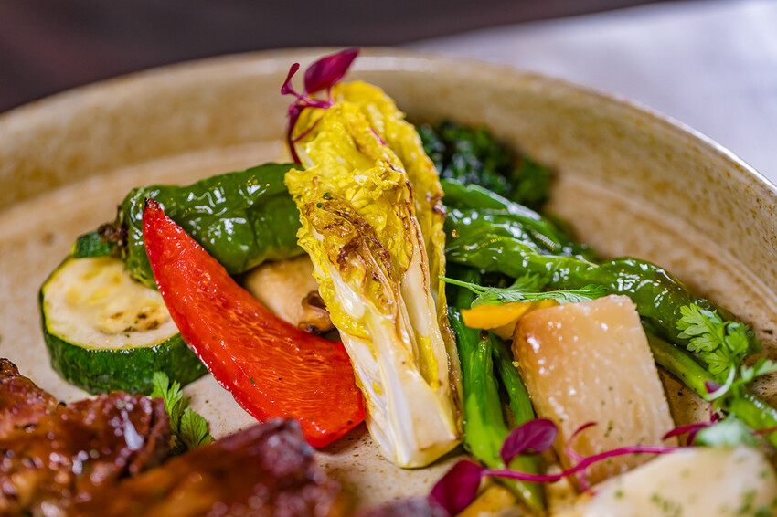 漢神百貨美食 X 低調奢華餐酒館 精緻經典的排餐 主廚特製餐點 約會聚餐的好所在 -蘼樂餐酒