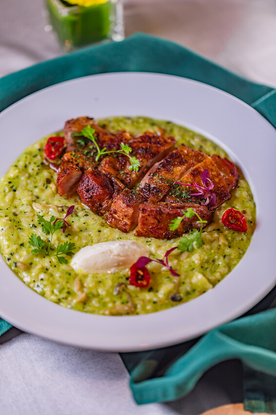 漢神百貨美食 X 低調奢華餐酒館 精緻經典的排餐 主廚特製餐點 約會聚餐的好所在 -蘼樂餐酒