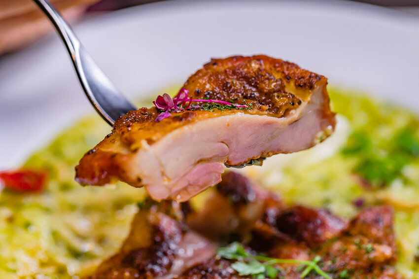 漢神百貨美食 X 低調奢華餐酒館 精緻經典的排餐 主廚特製餐點 約會聚餐的好所在 -蘼樂餐酒