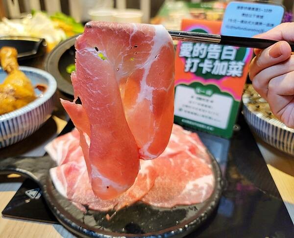 【嘉義】狂一鍋新台式火鍋 嘉義博愛店～最狂的正宗台式爆炒火鍋 獨家"功夫排骨酥鍋"及十種獨特湯底鍋物 就