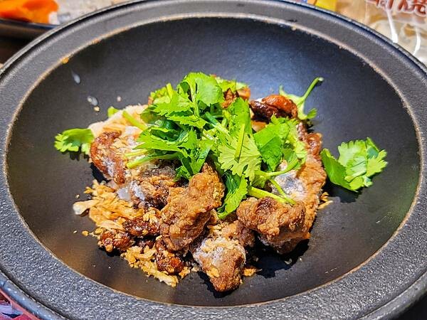 【嘉義】狂一鍋新台式火鍋 嘉義博愛店～最狂的正宗台式爆炒火鍋 獨家"功夫排骨酥鍋"及十種獨特湯底鍋物 就