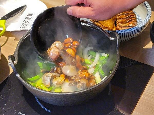 【嘉義】狂一鍋新台式火鍋 嘉義博愛店～最狂的正宗台式爆炒火鍋 獨家"功夫排骨酥鍋"及十種獨特湯底鍋物 就