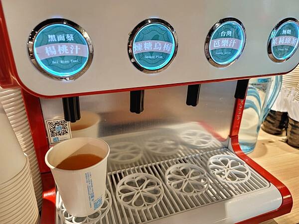 【嘉義】狂一鍋新台式火鍋 嘉義博愛店～最狂的正宗台式爆炒火鍋 獨家"功夫排骨酥鍋"及十種獨特湯底鍋物 就