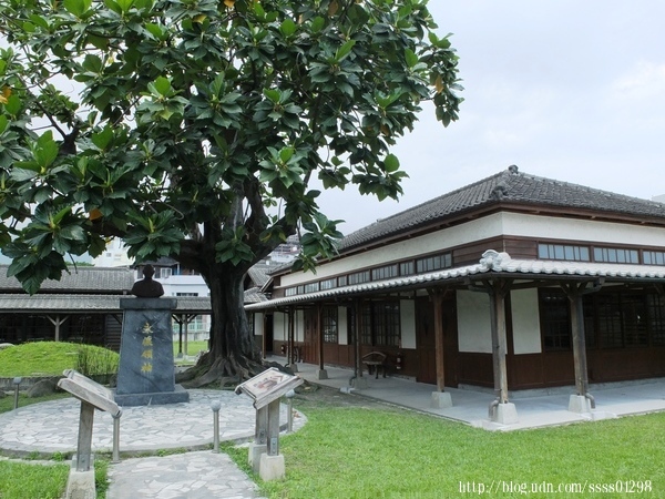 【花蓮旅遊行程規劃】花蓮市區非玩不可!漫遊鐵道文化園區 必吃高人氣包子、蒸餃 還有噱頭十足的鋼管紅茶!