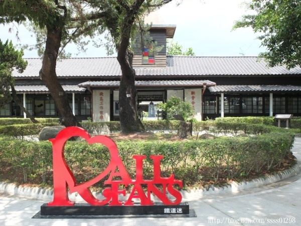 【花蓮旅遊行程規劃】花蓮市區非玩不可!漫遊鐵道文化園區 必吃高人氣包子、蒸餃 還有噱頭十足的鋼管紅茶!