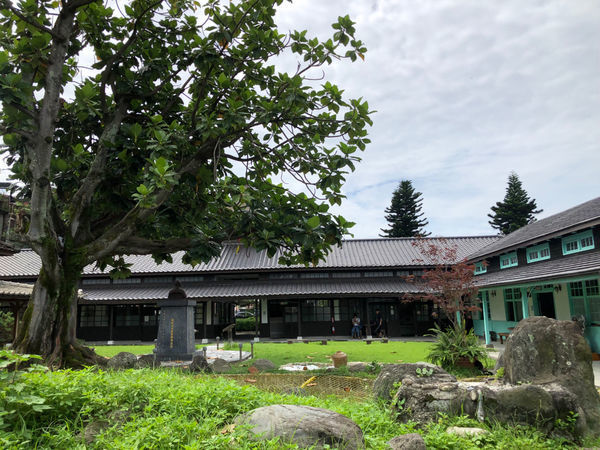 圓圓家出去玩-《花蓮景點》花蓮鐵道文化園區，花蓮免費景點，懷舊復古風最愛，還能變身小小售票員