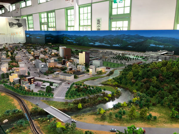 圓圓家出去玩-《花蓮景點》花蓮鐵道文化園區，花蓮免費景點，懷舊復古風最愛，還能變身小小售票員