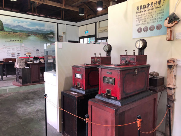 圓圓家出去玩-《花蓮景點》花蓮鐵道文化園區，花蓮免費景點，懷舊復古風最愛，還能變身小小售票員