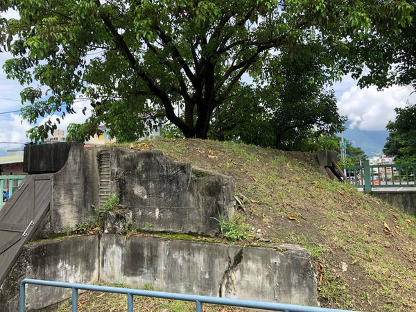 圓圓家出去玩-《花蓮景點》花蓮鐵道文化園區，花蓮免費景點，懷舊復古風最愛，還能變身小小售票員
