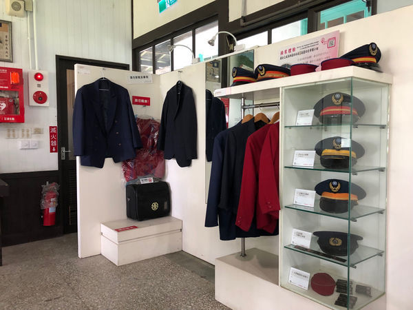 圓圓家出去玩-《花蓮景點》花蓮鐵道文化園區，花蓮免費景點，懷舊復古風最愛，還能變身小小售票員