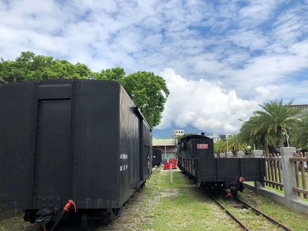 圓圓家出去玩-《花蓮景點》花蓮鐵道文化園區，花蓮免費景點，懷舊復古風最愛，還能變身小小售票員