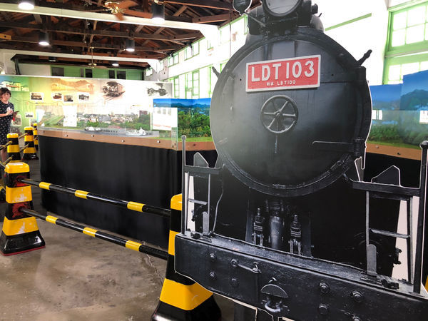 圓圓家出去玩-《花蓮景點》花蓮鐵道文化園區，花蓮免費景點，懷舊復古風最愛，還能變身小小售票員