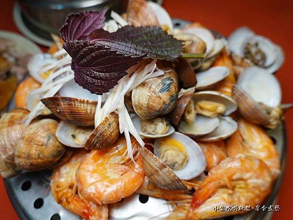 蝦與赤嘴蛤海鮮塔-小琉球火烤雞.jpg