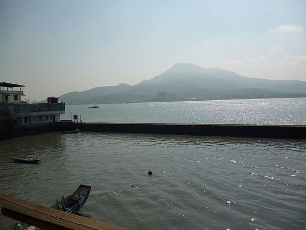 Ancre Cafe安克黑咖啡：帶錨的甜甜圈,帶著微笑的咖啡--我在淡水安克黑咖啡館