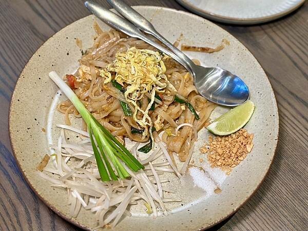 台北市信義區[信義區美食] 初泰 Pikul 台北泰式料理 信義象山門市 路易莎旗下泰國菜 #象山站美食 @蛋寶趴趴go