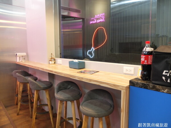 新品開箱【咚雞咚雞韓式炸雞-楠梓益群店】黑潮來襲！嚐鮮黑色系炸物美食！金箔黑潮派對餐 黑潮松露派對餐 創新翻轉經典韓式炸雞