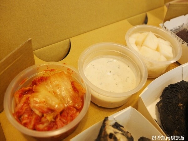 新品開箱【咚雞咚雞韓式炸雞-楠梓益群店】黑潮來襲！嚐鮮黑色系炸物美食！金箔黑潮派對餐 黑潮松露派對餐 創新翻轉經典韓式炸雞