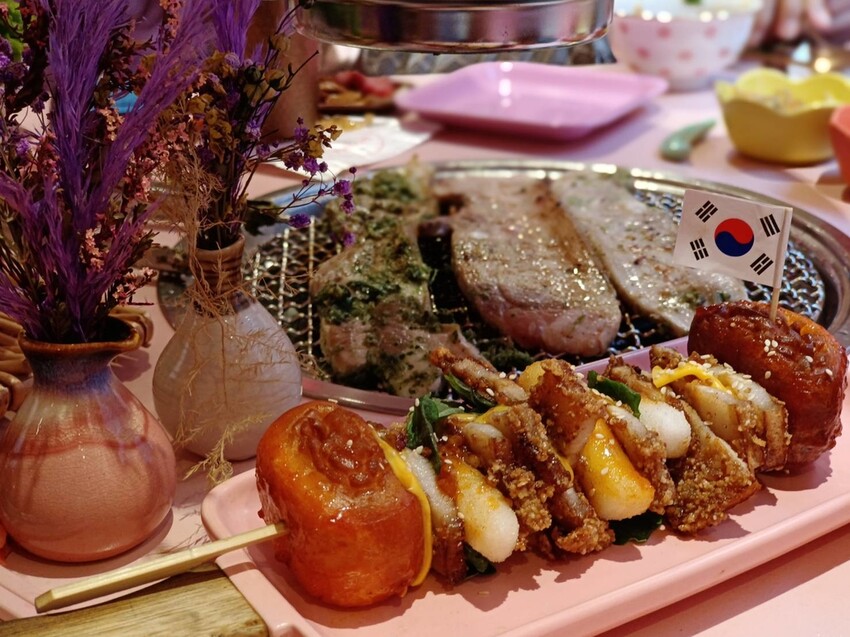 391885.jpg - 【宜蘭】寵物友善餐廳推薦。Pinkoni粉紅姐姐韓式料理。超可愛夢幻場景+服務超棒+食物好吃