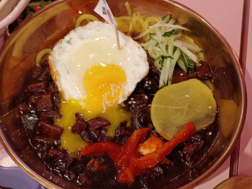 391895.jpg - 【宜蘭】寵物友善餐廳推薦。Pinkoni粉紅姐姐韓式料理。超可愛夢幻場景+服務超棒+食物好吃