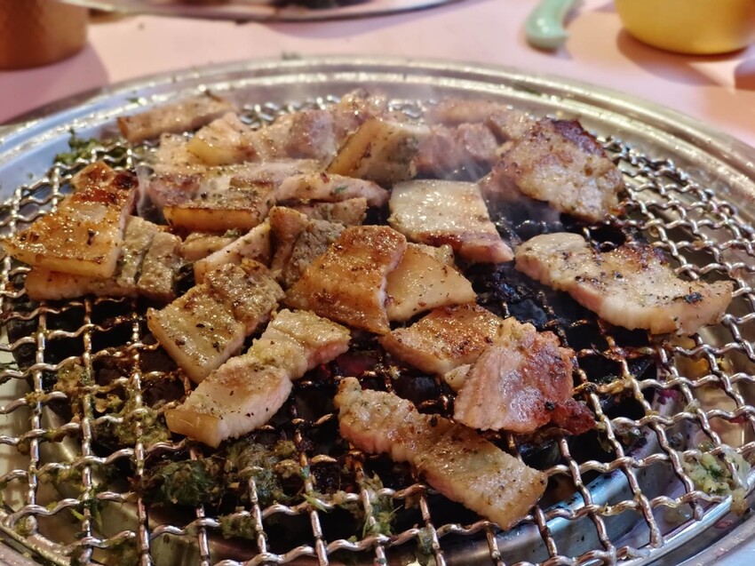 391875.jpg - 【宜蘭】寵物友善餐廳推薦。Pinkoni粉紅姐姐韓式料理。超可愛夢幻場景+服務超棒+食物好吃