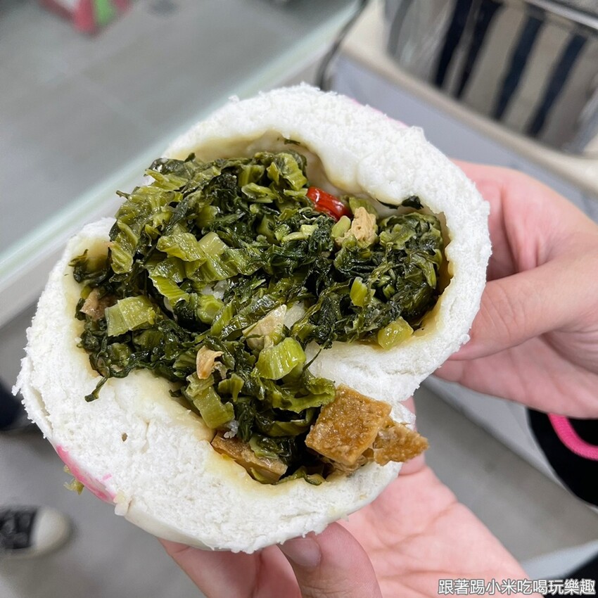 超爆料健康又美味爆料饅頭竹東也吃得到了！整條地瓜就在包子內超浮誇！