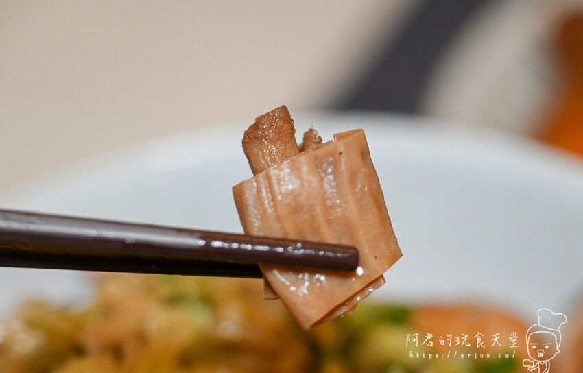 向上市場人氣滷味推薦，食材新鮮多樣化，清爽日式冷滷在這裡！