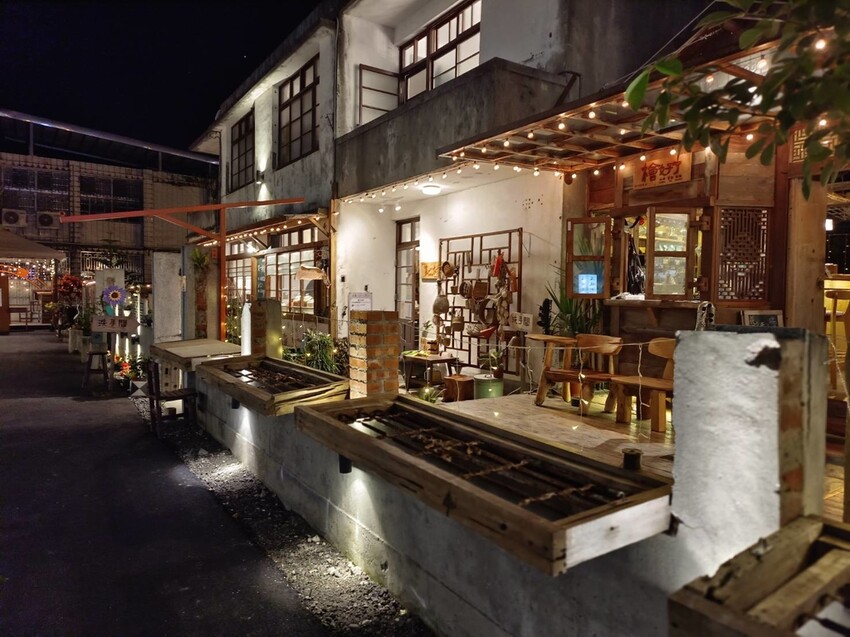 387967.jpg - 【花蓮市區】河南扯麵推超級美味番茄蛋麵+又一村檜好了咖啡館。寵物友善店家