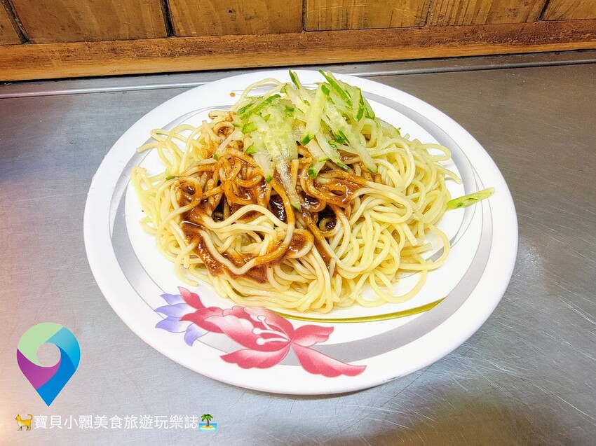 [食]新北 獨特特調米醬醬汁 肉圓清爽不油膩 還有不可錯過的經典國民小吃大腸麵線及 豐富一餐就來汐止觀光夜