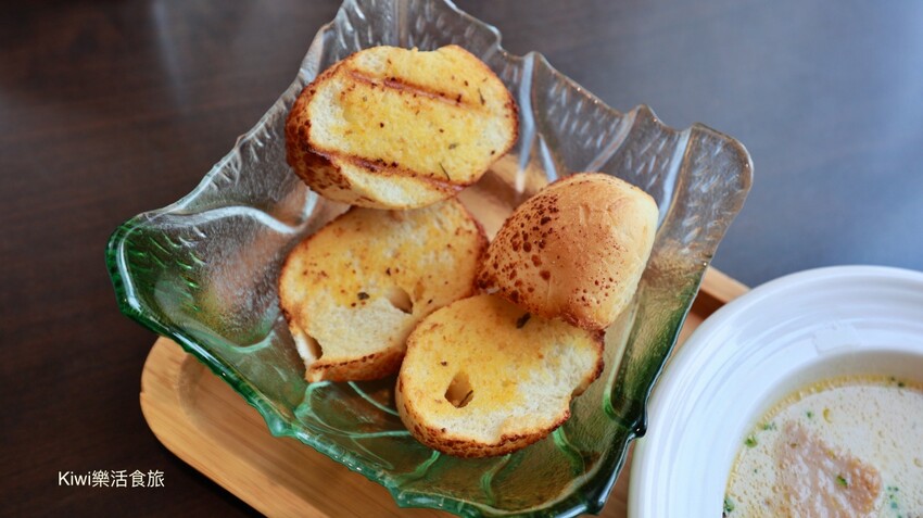 南投咖啡推薦墨啡咖啡館｜南投在中興新村裡品嚐手沖咖啡.下午茶手作甜點.千層麵.排餐，庭園咖啡