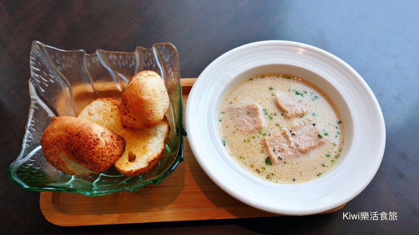 南投咖啡推薦墨啡咖啡館｜南投在中興新村裡品嚐手沖咖啡.下午茶手作甜點.千層麵.排餐，庭園咖啡