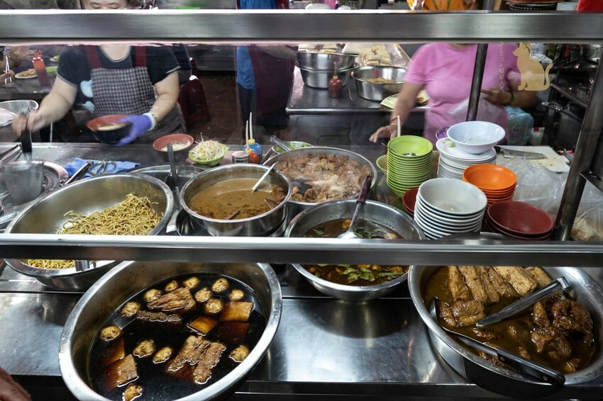 台中素食 -第二市場裡的老字號素食麵攤-美景素食麵 推菜捲必點