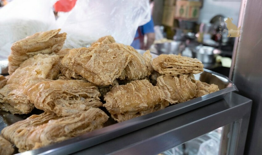 台中素食 -第二市場裡的老字號素食麵攤-美景素食麵 推菜捲必點