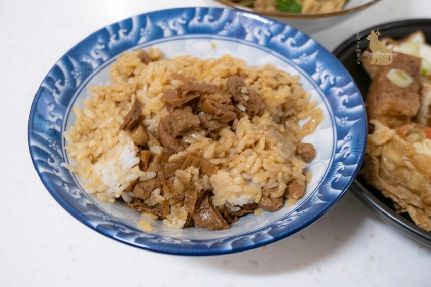 台中素食 -第二市場裡的老字號素食麵攤-美景素食麵 推菜捲必點