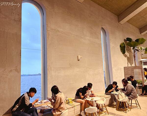 ★屏東景點★ 海上教堂咖啡，全台第一座在海面上的咖啡廳，充滿異國風情的美拍點 (附菜單和候位方式介紹)