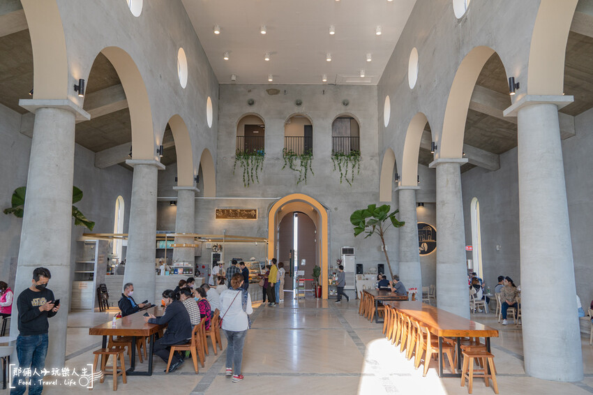 屏東大鵬灣海上教堂咖啡!純白浪漫海景咖啡廳,網美必拍打卡熱點