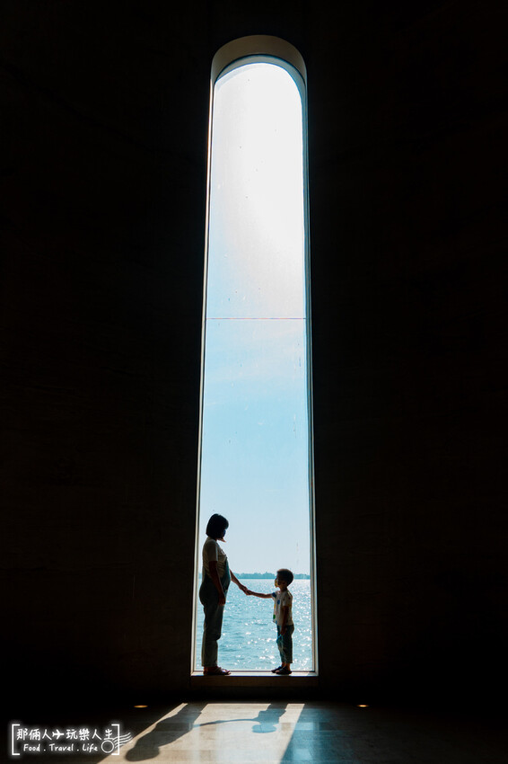 屏東大鵬灣海上教堂咖啡!純白浪漫海景咖啡廳,網美必拍打卡熱點